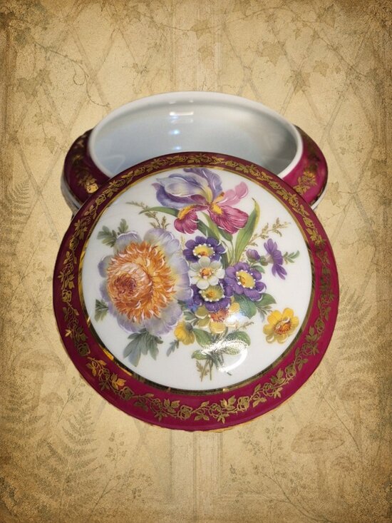 Limoges Other - Vintage Limoges Porcelain Round Fushia Pink & Gold Trinket Box